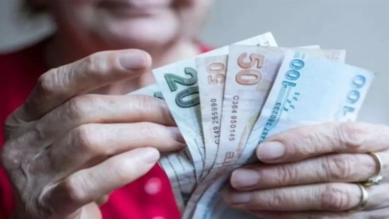 Foto - Sadece memurlara verilmiş, emekliler pas geçilmişti! Seyyanen zamda milyonları havaya uçuracak gelişme