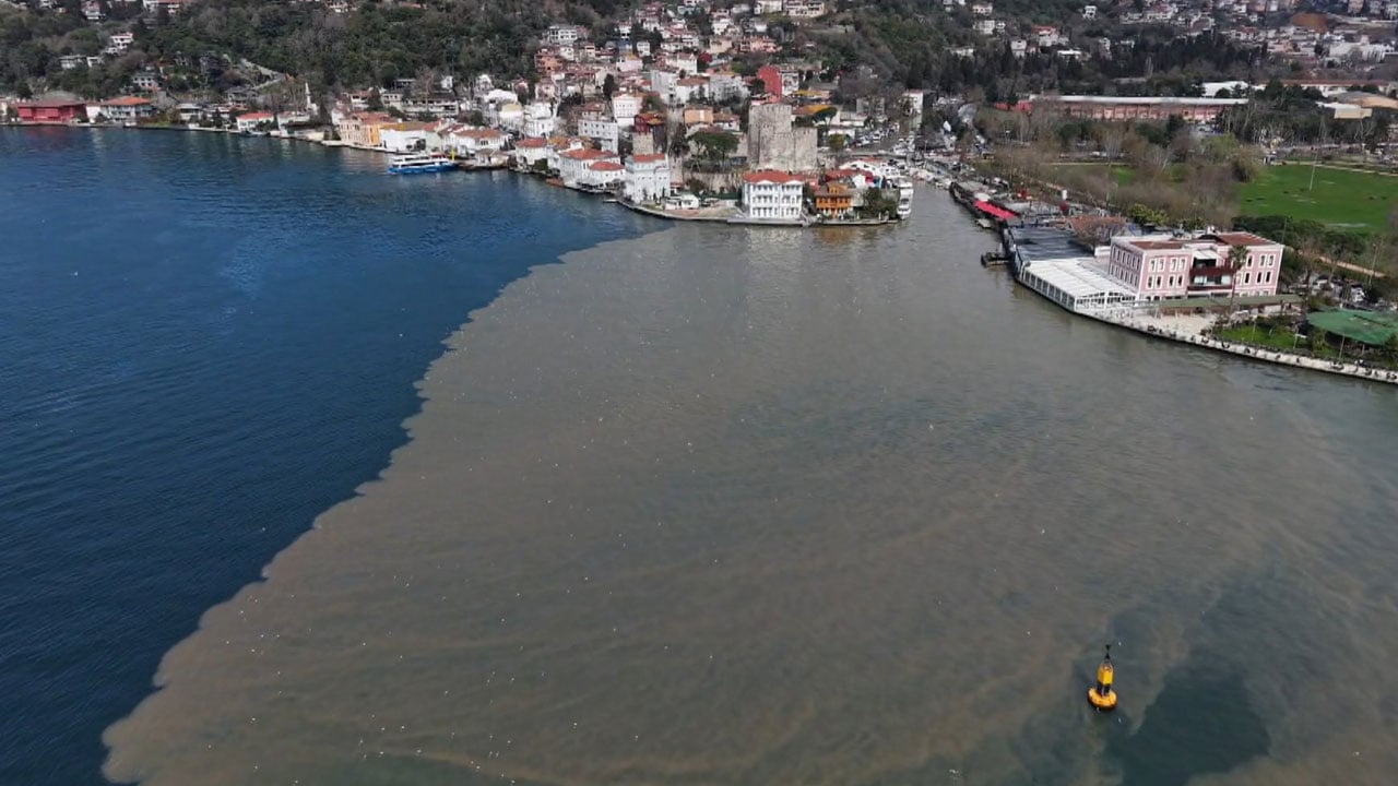 Foto - Sağanak sonrası bu hale geldi! İstanbul Boğazı’nda şaşırtan manzara