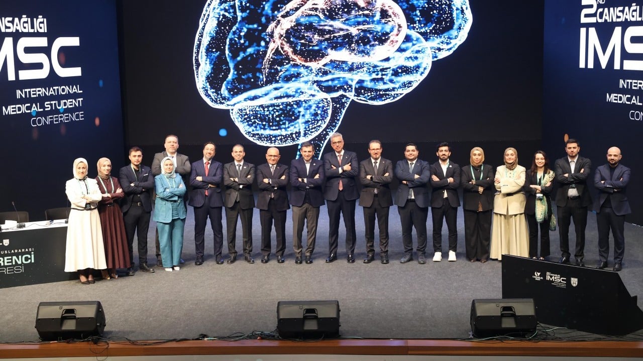 Foto - Sağlık Bakanı Prof. Dr. Kemal Memişoğlu, 2. Cansağlığı Uluslararası Tıp Öğrenci Kongresi'nde...