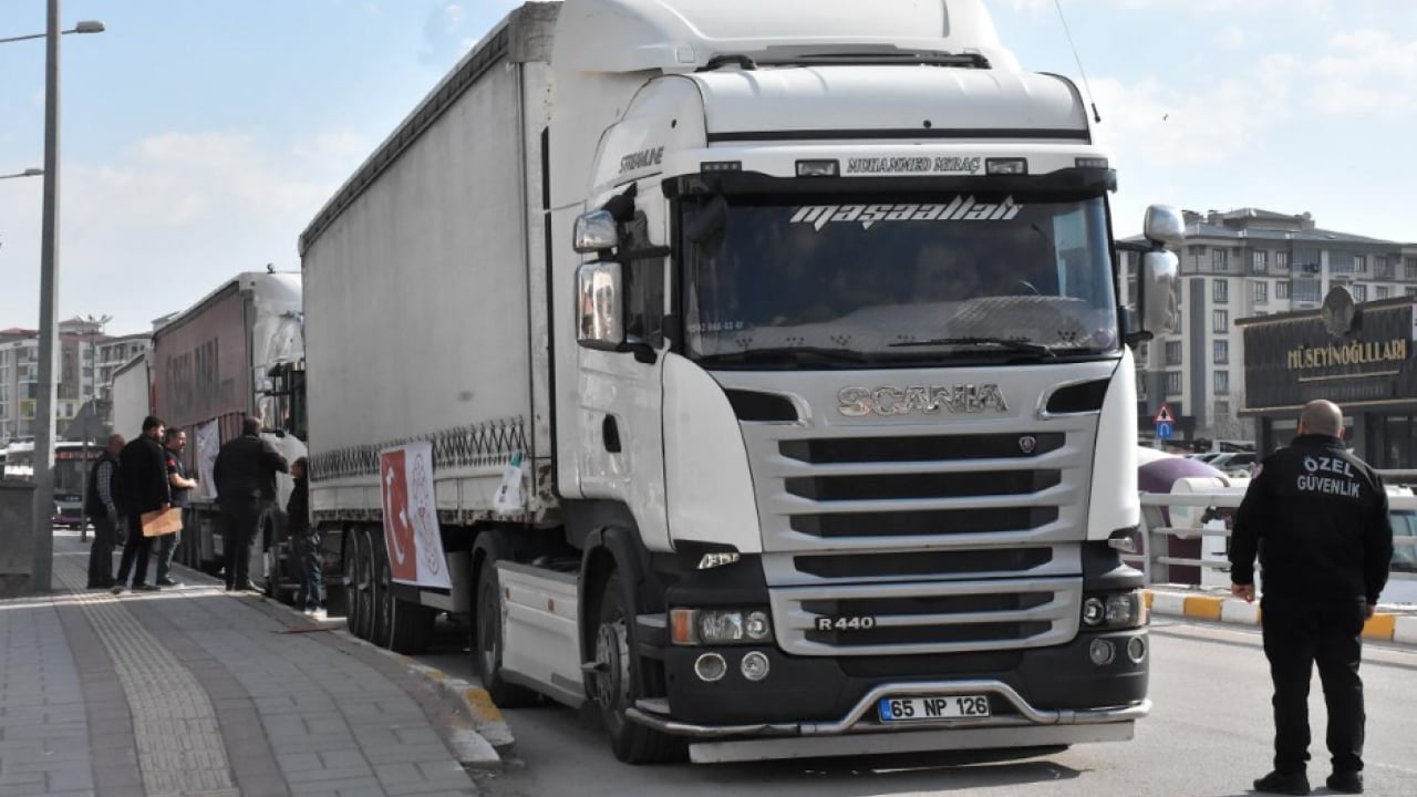 Foto - Sağlık Bakanlığı'ndan İran'a ikinci etap insani yardım amaçlı tıbbi malzeme gönderildi!