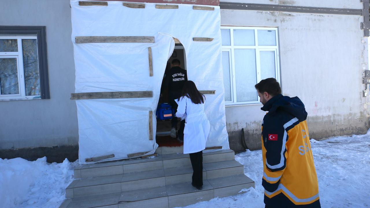 Foto - Sağlık ekipleri karlı yollarda! Eksi 25 derecede hastalara hizmet veriyorlar