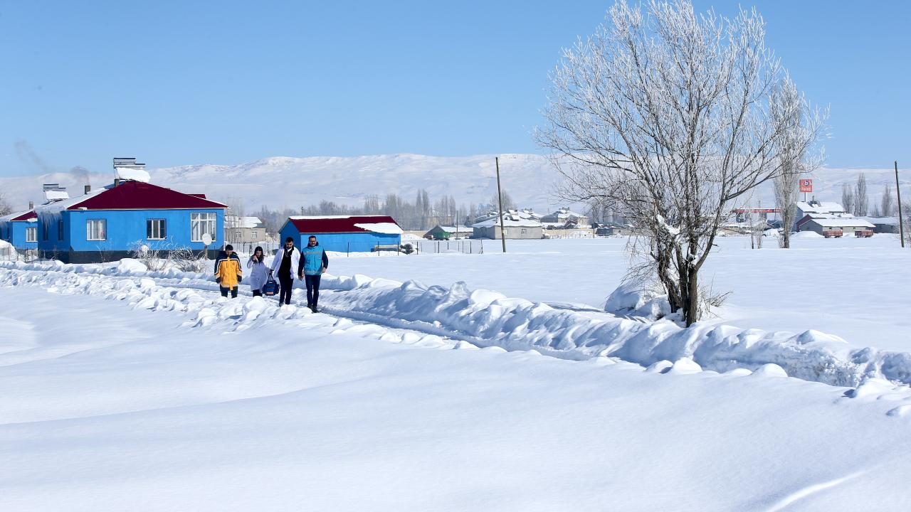 Foto - Sağlık ekipleri karlı yollarda! Eksi 25 derecede hastalara hizmet veriyorlar