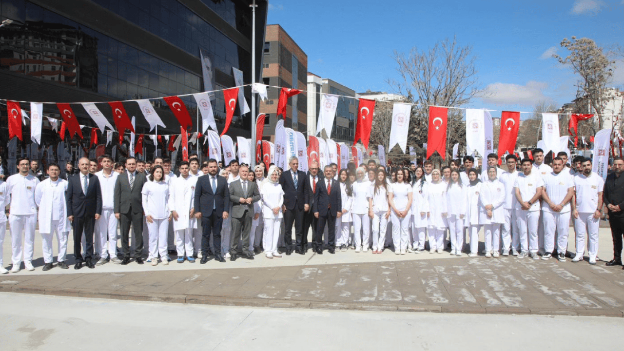 Foto - Sağlık sisteminde nereden nereye: Günde 3 milyondan fazla muayene ve sağlık hizmeti! 