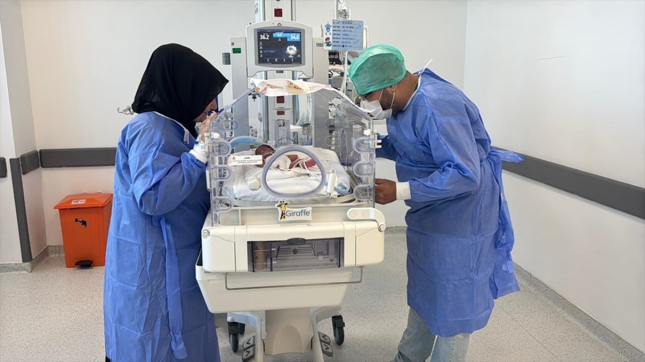 Foto - Sağlıklı olarak dünyaya geldi Anne karnında ameliyatla hayata tutundu