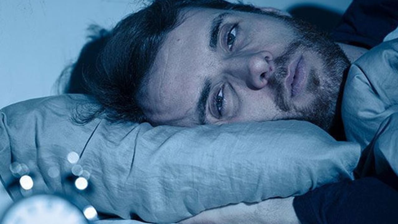 Bu uyku pozisyonu yanlış! Uzman isim açıkladı! Sağlıklı uyku için uyumadan önce yiyebileceğiniz yiyecekler! En iyi yöntemi