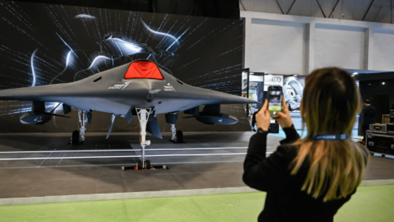 Foto - SAHA 2026’da gövde gösterisi: Dünyanın gözü burada! Türk savunma sanayisi küresel pazarı sallıyor