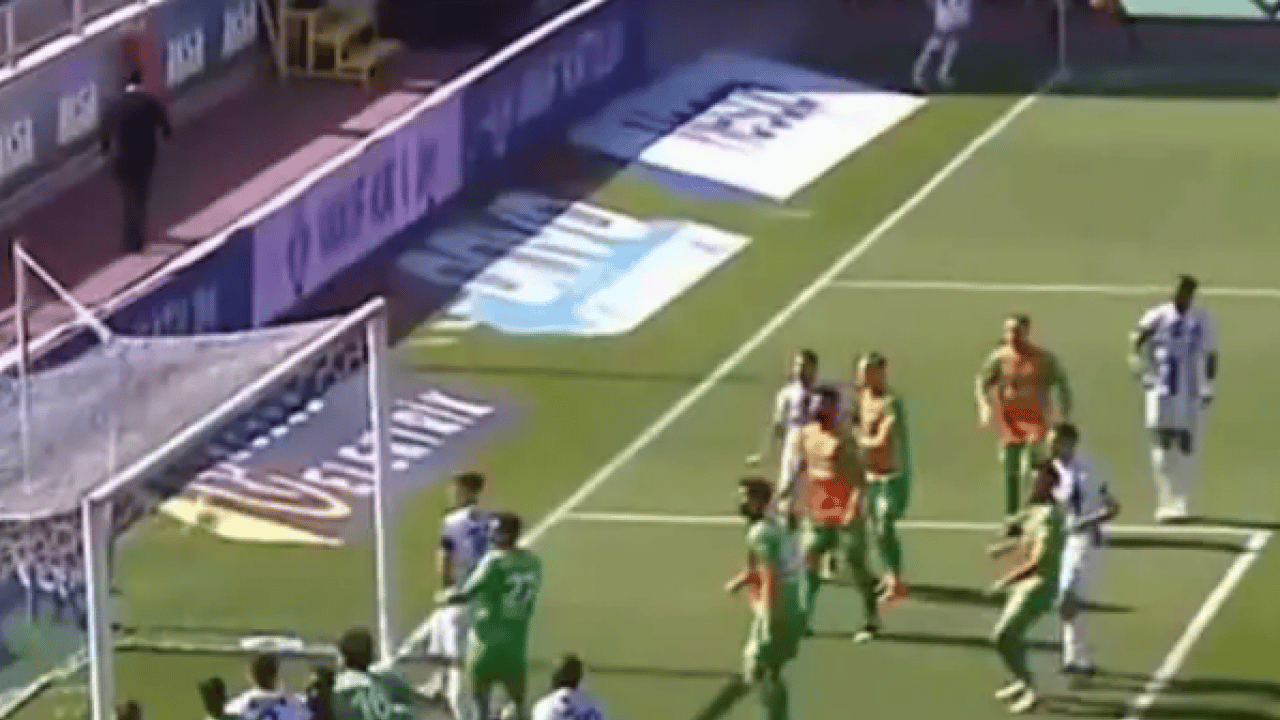 Foto - Sahalarda ender görülen bir gol: İran Can Kahveci kornerden avladı!