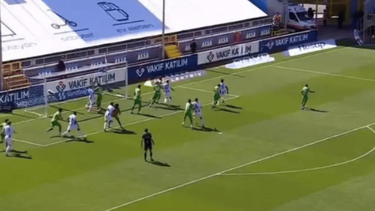 Foto - Sahalarda ender görülen bir gol: İran Can Kahveci kornerden avladı!