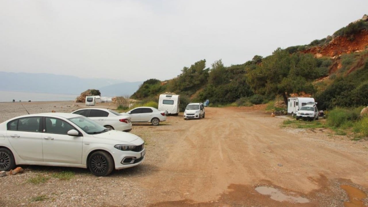 Foto - Sahili işgal eden karavanları jandarma kaldırdı