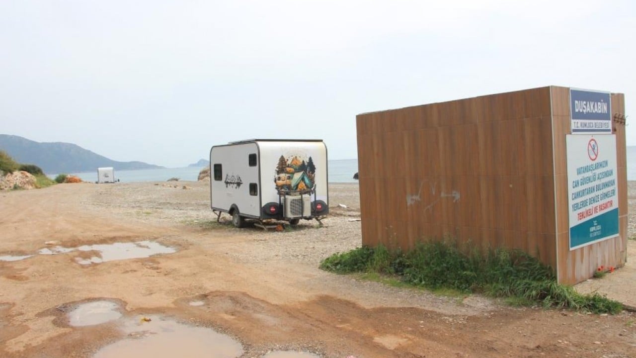 Foto - Sahili işgal eden karavanları jandarma kaldırdı