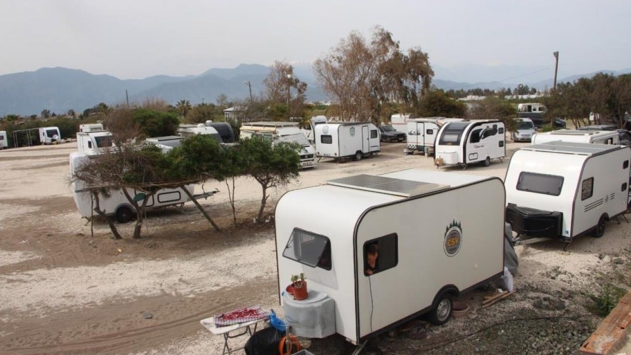 Foto - Sahili işgal eden karavanları jandarma kaldırdı