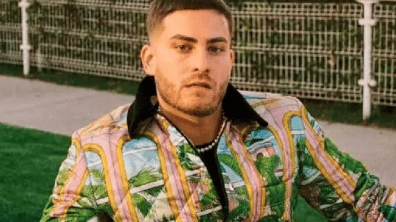 Foto - Sahnede talihsiz kaza: Ünlü şarkıcı az kalsın ölüyordu