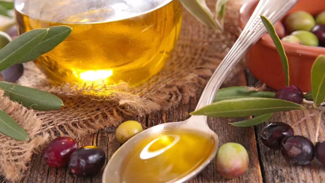  Sahte zeytinyağı nasıl belli olur? Sahte zeytinyağını anlamanın 3 yolu: Hile yapan nasıl anlaşılır? 