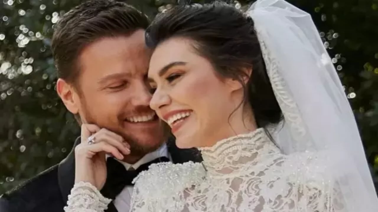 Foto - Şaka değil, gerçek! Cumhurbaşkanı Erdoğan istemiş, ünlü şarkıcı boşanmayı ertelemiş