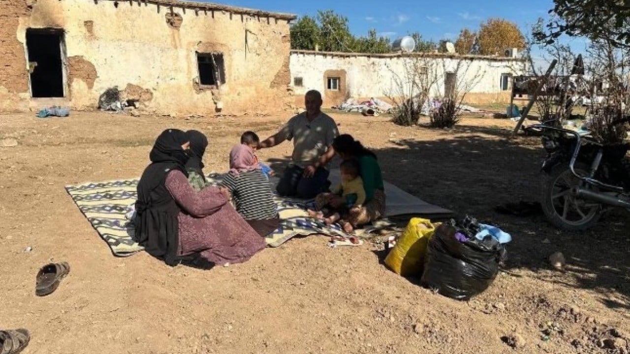 Foto - Şaka değil gerçek! Sığındıkları komşularının da evi yandı! Bu ailenin eşyaları kendiliğinden yanıyor