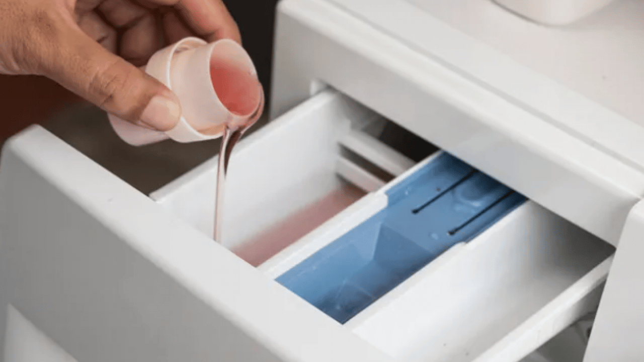 Şaka değil gerçek! Yıllardır hata mı yapmışız: Çamaşır makinesinin o gözü aslında bakın ne işe yarıyor