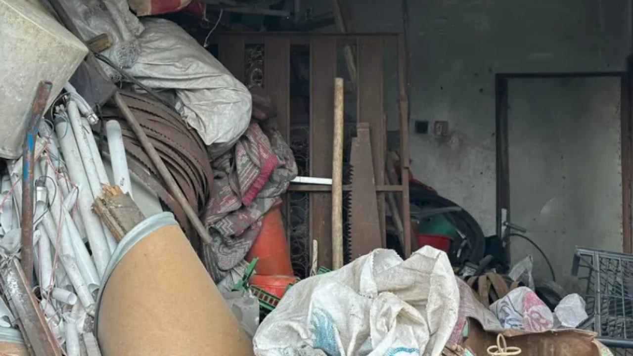 Foto - Sakarya’da iğrenç görüntü! Bu evden 25 yıldır çöp çıkmıyor