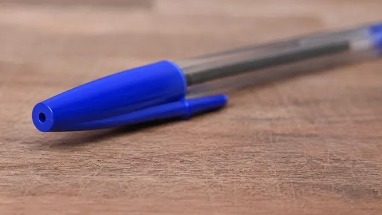 Sakın ama sakın tasarım hatası zannetmeyin: Tükenmez kalem kapağındaki o küçük boşluk ne işe yarıyor?