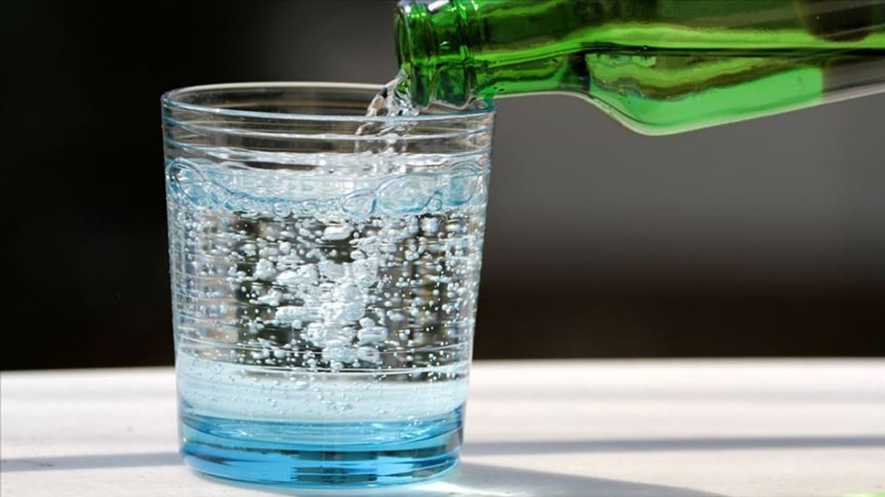 Foto - Sakın içmeyin! Cam parçası çıkan ünlü maden suyu, piyasadan çekiliyor