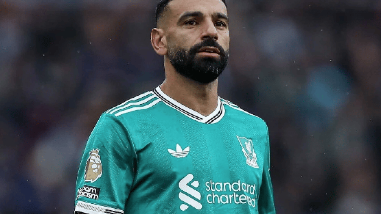 Foto - Salah'tan Noel paylaşımı geldi! İki gün önce sure okuyan adama bak yahu... Bir çizgin olsun be adam...