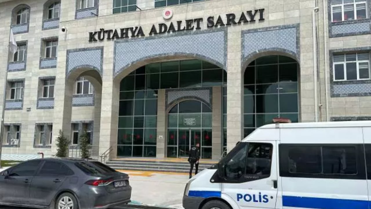 Foto - Saldırı hazırlığındaki 2 şüpheli yakalandı! Araçtan el bombaları çıktı!