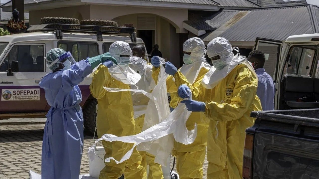 Foto - Salgın dünyayı tehdit ediyor Ebola savaşçıları grevde