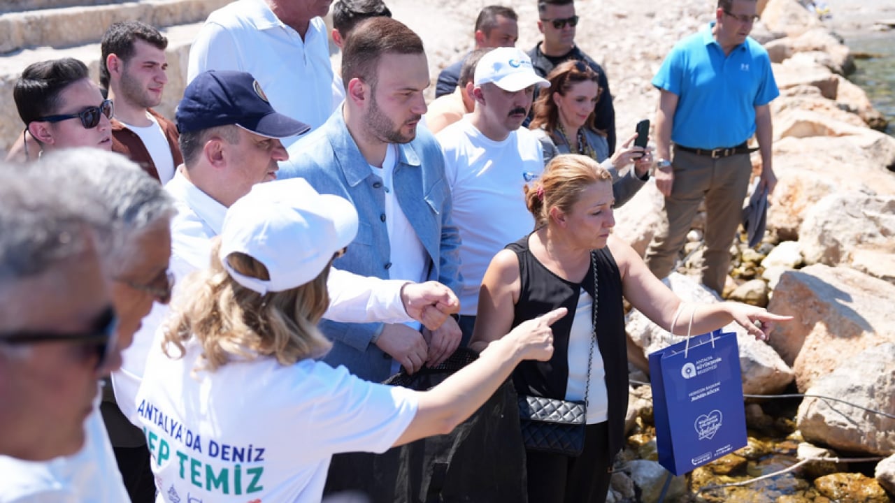 Foto - Samed Ağırbaş: Plastik Kirliliğine Karşı Yeni Bir Seferberlik Başlatıyoruz