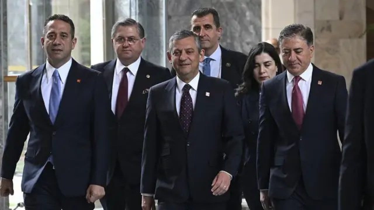 Foto - Şamil Tayyar'dan gündemi sarsacak kulis: Karar çıktı ama açıklanmıyor