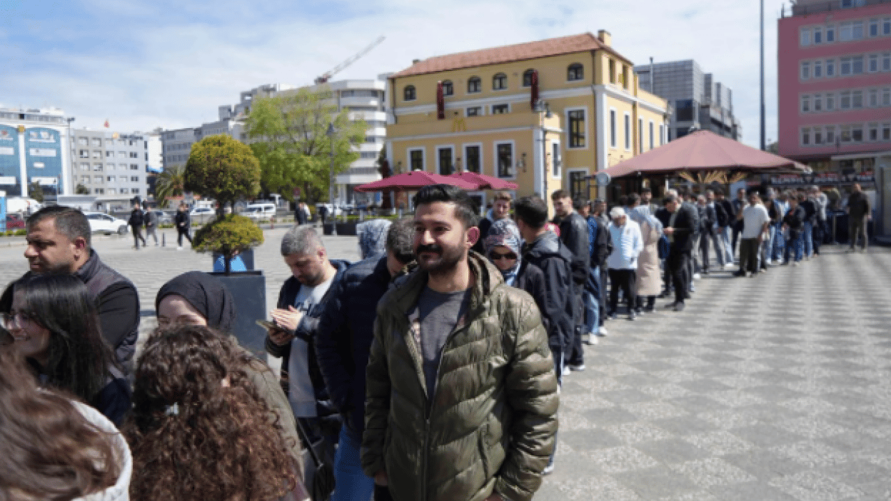 Foto - Samsun’da kritik maç heyecanı: Biletler dakikalar içinde tükendi