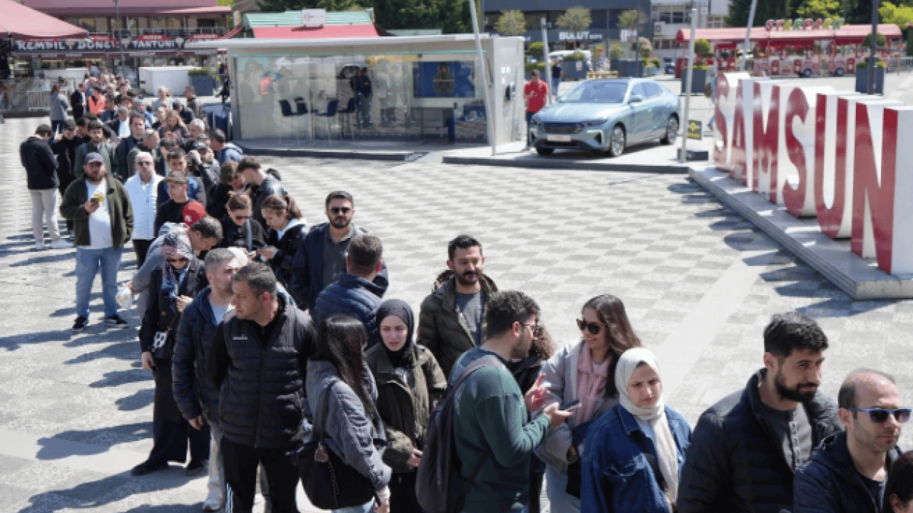 Foto - Samsun’da kritik maç heyecanı: Biletler dakikalar içinde tükendi