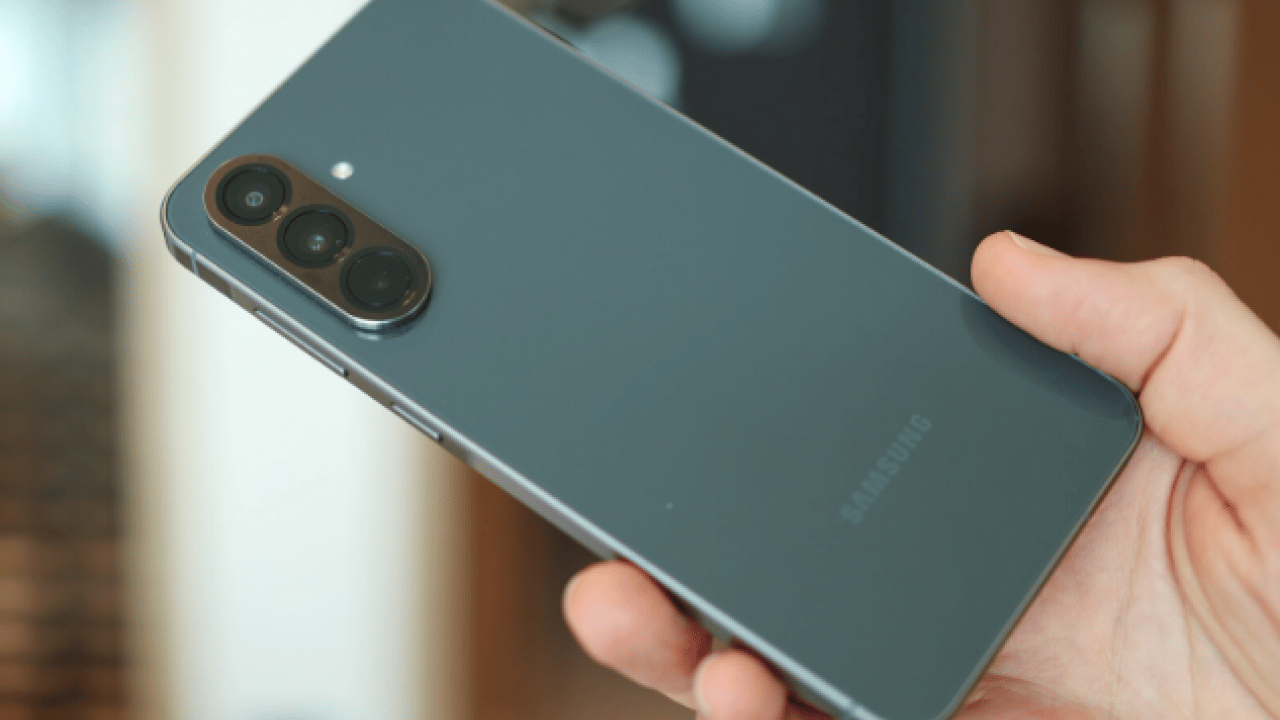 Foto - Samsung'un yeni amiral gemisi: A57'nin özellikleri belli oldu!