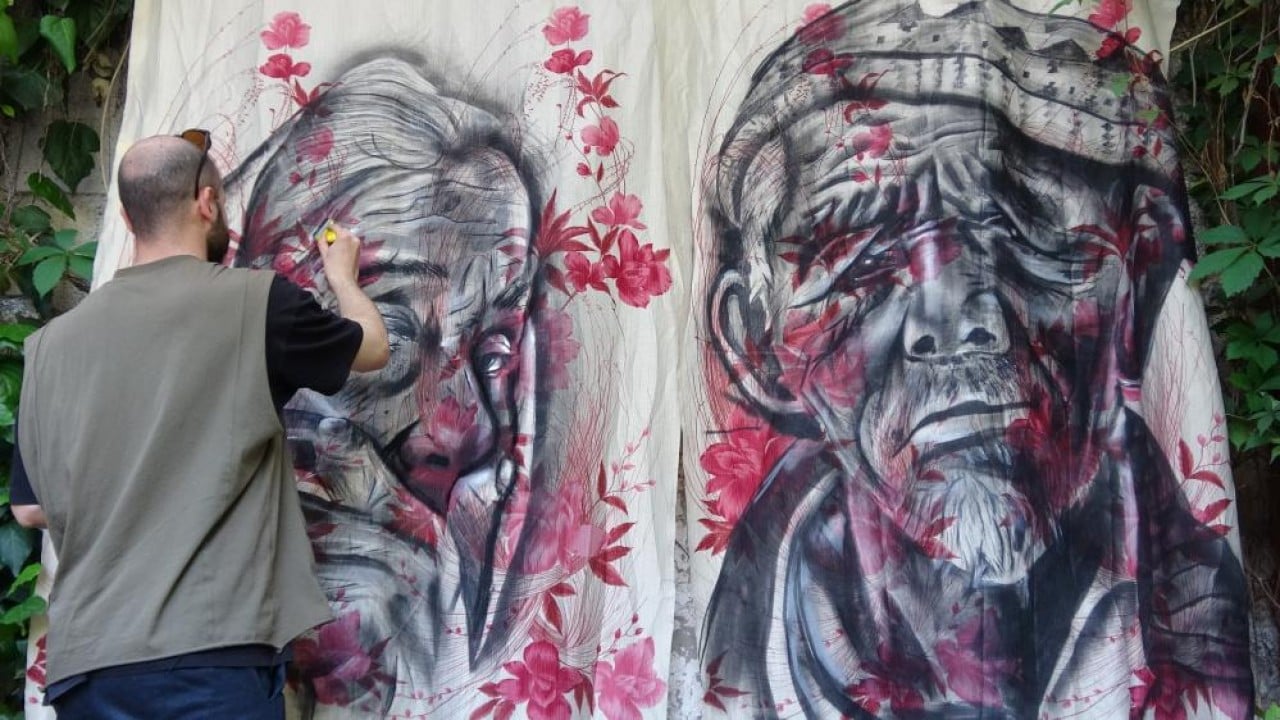 Foto - Sanat eserine dönüştürüyor Perde ve halıyı tual yerine kullanıyor