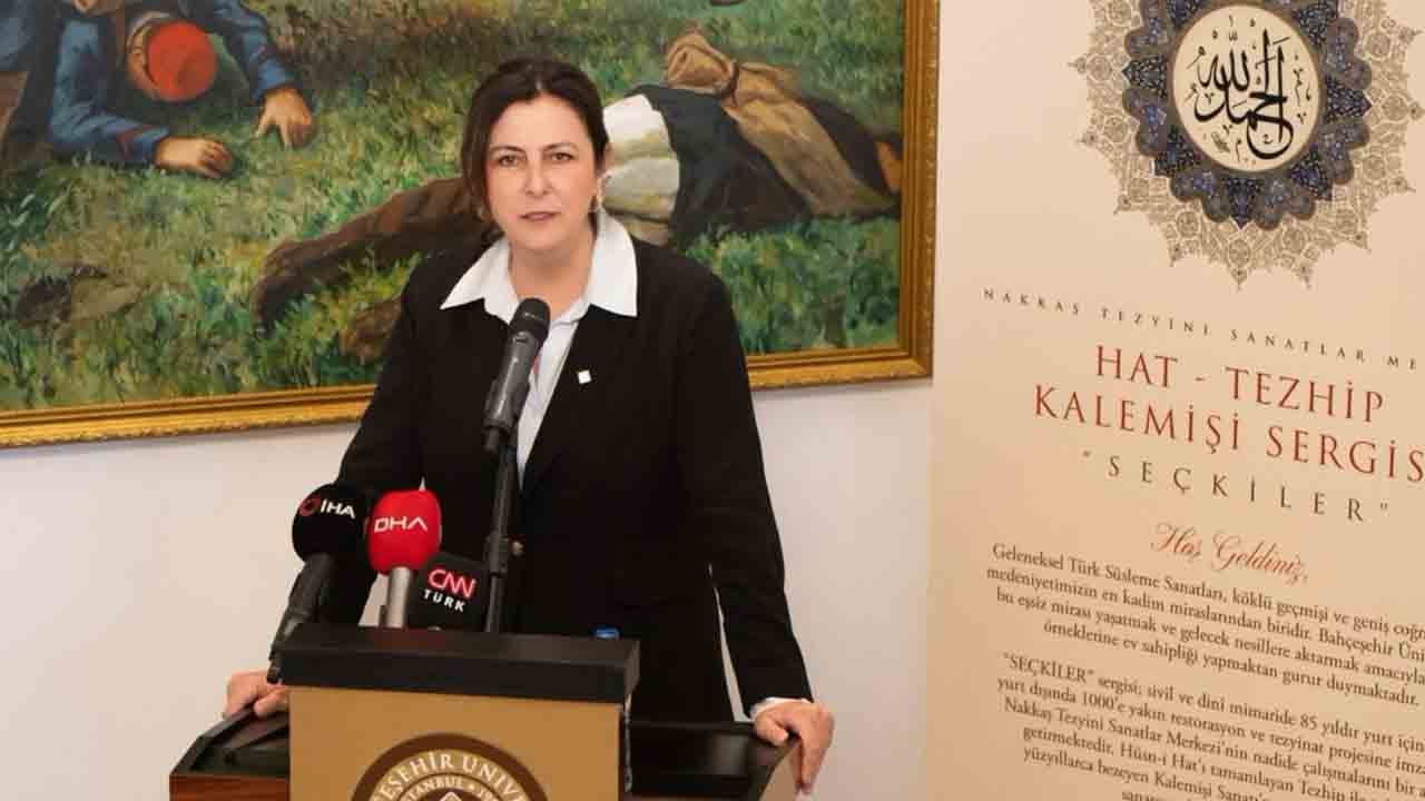 Foto - Sanatseverlerin büyük ilgisini çekiyor: ‘Seçkiler’ sergisi ziyarete açıldı