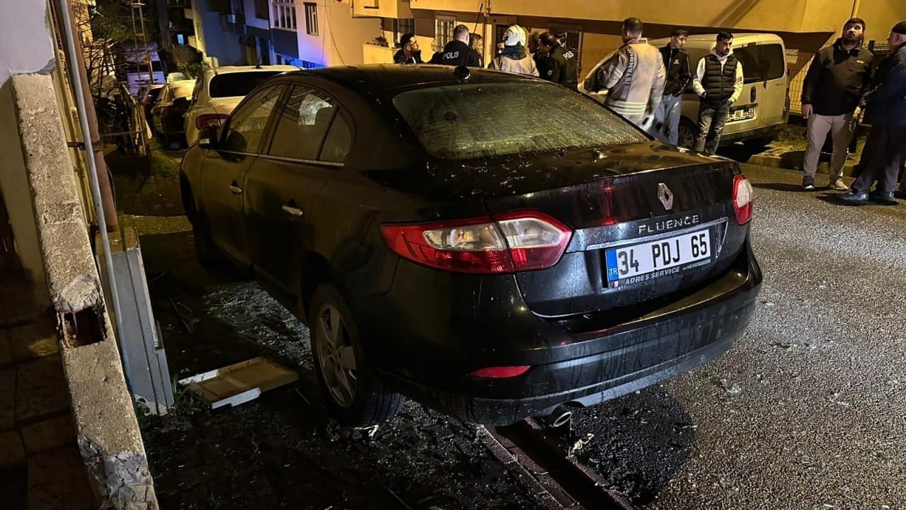 Foto - Sancaktepe'de korku dolu anlar! Alevlere teslim olan binada 1 kişi hastaneye kaldırıldı