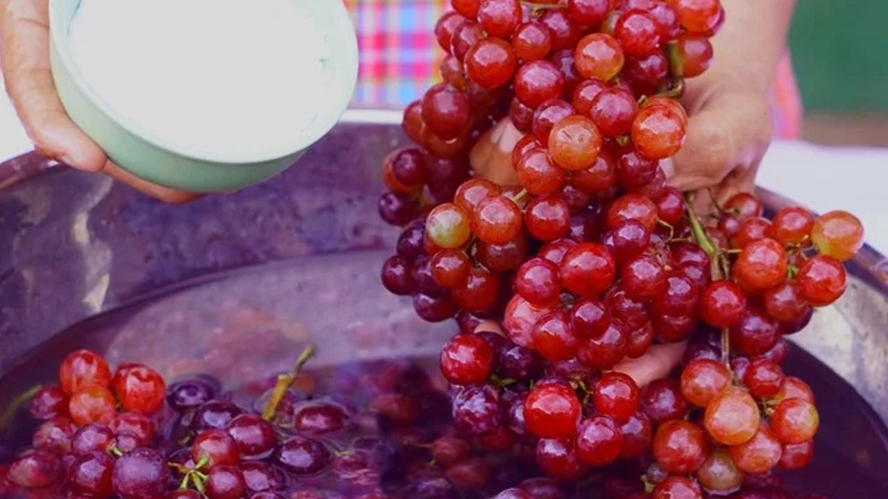 Foto - Sandığınız gibi masum olmayabilir! Meyveyi karbonatla yıkayanlar dikkat