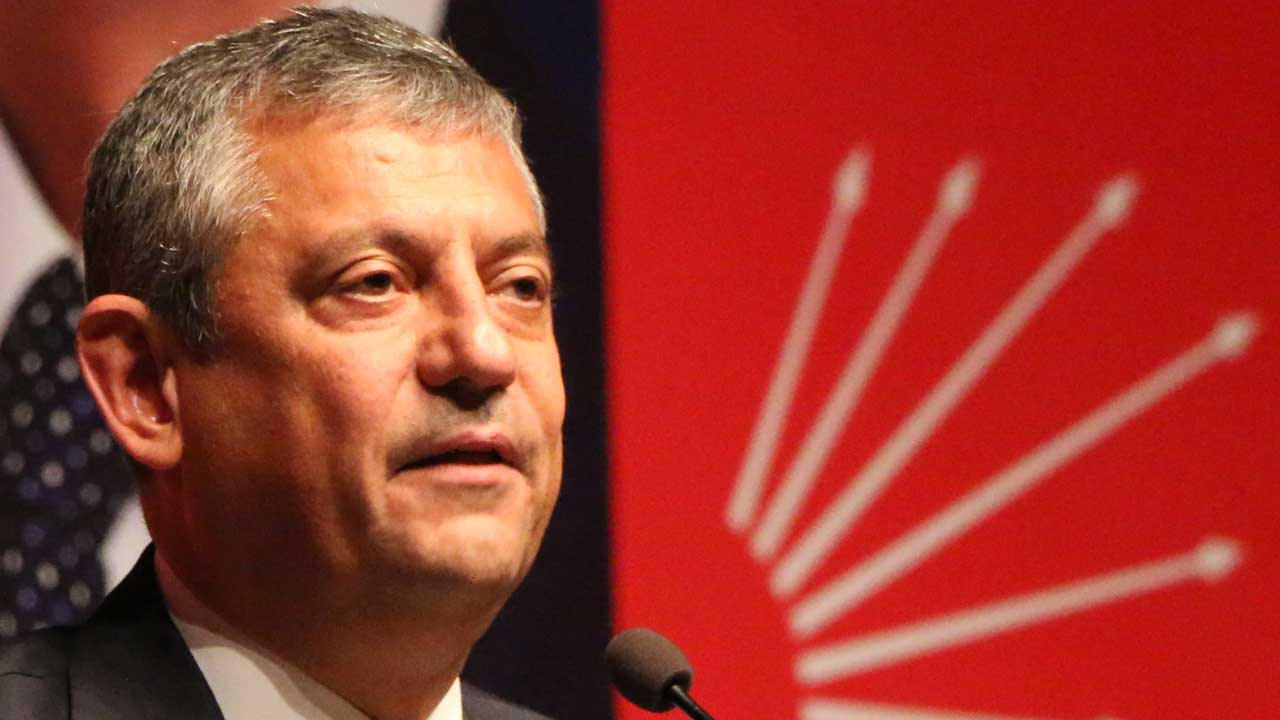 Foto - Sanki Türkiye’yi defalarca şikayet eden kendisi değildi! Özgür'de 180 derecelik dönüş