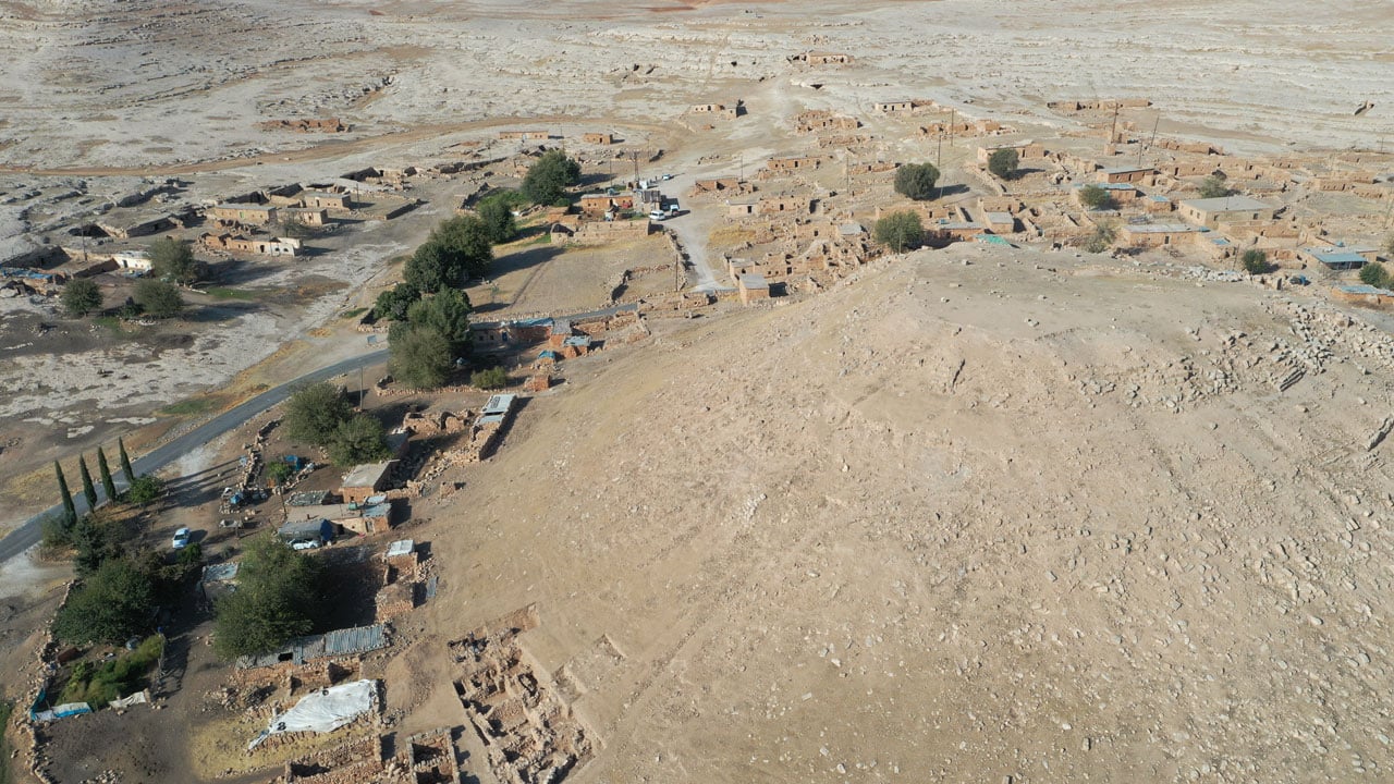 Foto - Şanlıurfa’da 3 bin yıllık keşif! Soğmatar Antik Kenti’nde kamusal yapı ortaya çıkarıldı