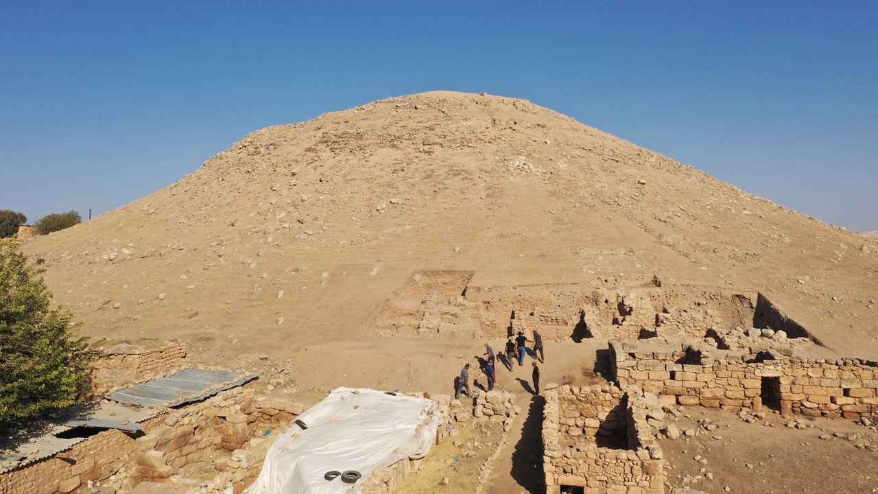 Foto - Şanlıurfa’da 3 bin yıllık keşif! Soğmatar Antik Kenti’nde kamusal yapı ortaya çıkarıldı