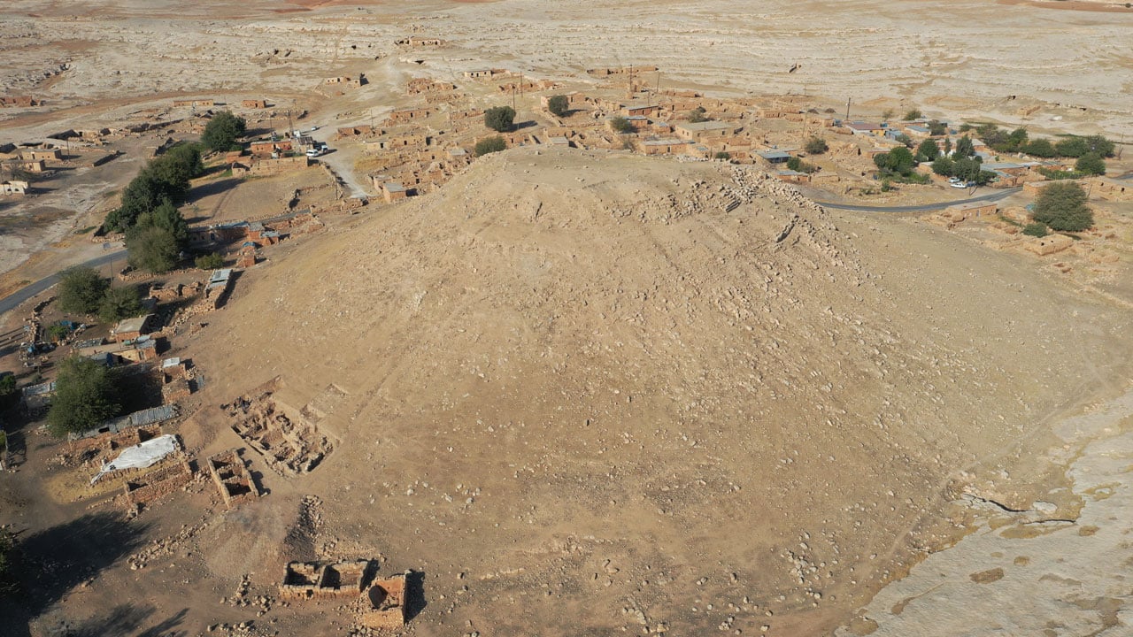 Şanlıurfa’da 3 bin yıllık keşif! Soğmatar Antik Kenti’nde kamusal yapı ortaya çıkarıldı