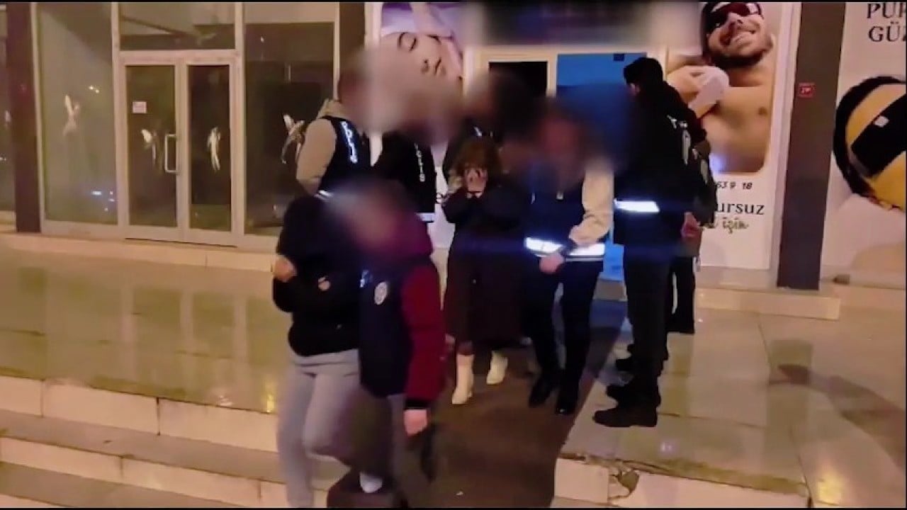 Foto - Şanlıurfa’da bataklık operasyonu: 27 alçak tutuklandı! Masaj salonu maskeli fuhuş yuvalarına darbe