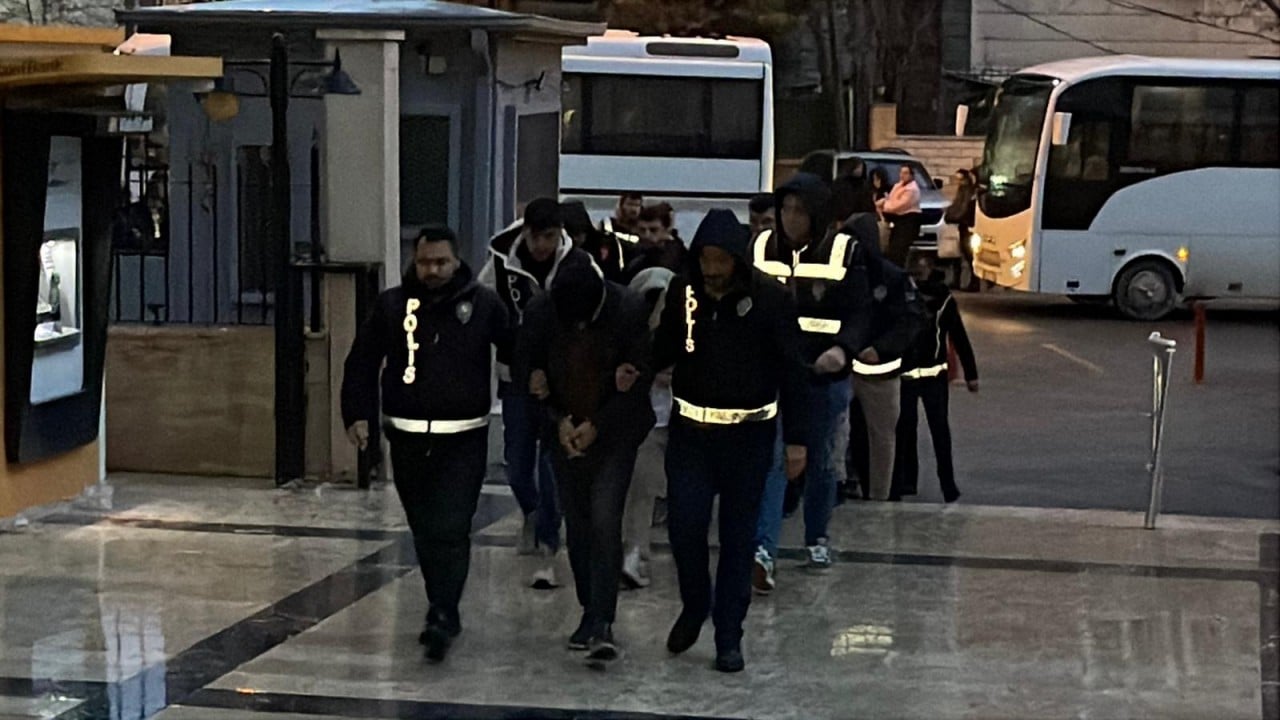Şanlıurfa’da bataklık operasyonu: 27 alçak tutuklandı! Masaj salonu maskeli fuhuş yuvalarına darbe