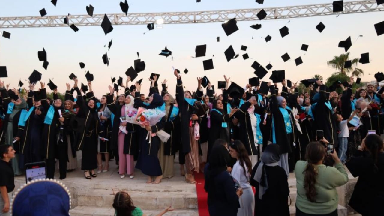 Foto - Şanlıurfa'da duygulandıran mezuniyet! Anne ve oğlu birlikte kep attı