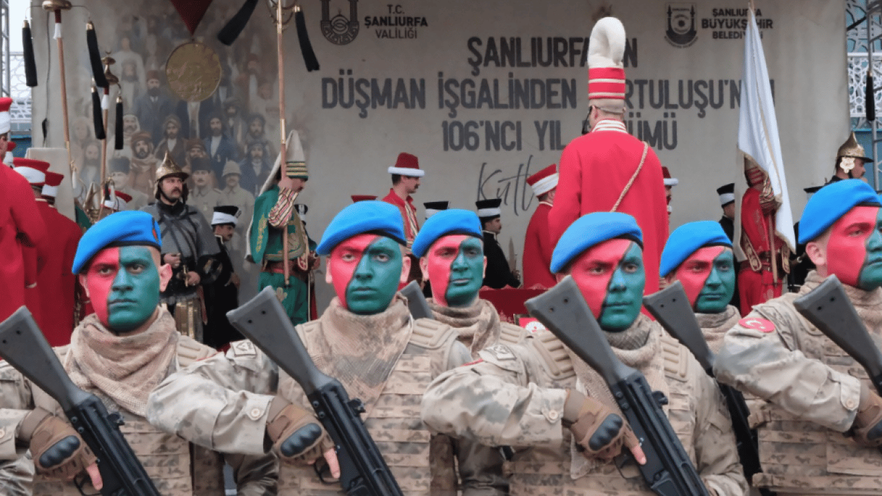 Foto - Şanlıurfa'da kurtuluş coşkusu: Rabia meydanında büyük katılım...