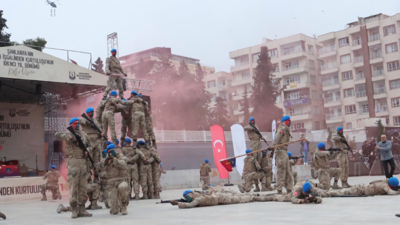 Foto - Şanlıurfa'da kurtuluş coşkusu: Rabia meydanında büyük katılım...