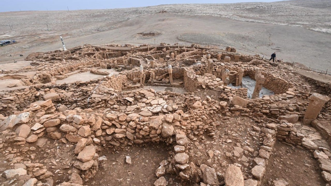 Foto - Şanlıurfa’da tarih resmen fışkırdı: Ağzı dikili "ölüm yüzü" heykeli bilim dünyasını heyecanlandırdı