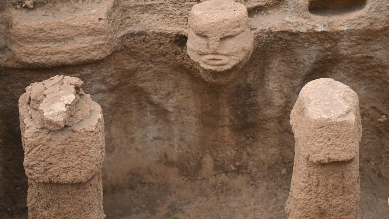 Foto - Şanlıurfa’da tarih resmen fışkırdı: Ağzı dikili "ölüm yüzü" heykeli bilim dünyasını heyecanlandırdı