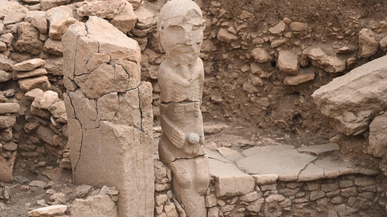 Foto - Şanlıurfa’da tarih resmen fışkırdı: Ağzı dikili "ölüm yüzü" heykeli bilim dünyasını heyecanlandırdı