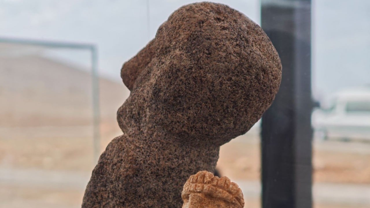 Foto - Şanlıurfa’da tarih resmen fışkırdı: Ağzı dikili "ölüm yüzü" heykeli bilim dünyasını heyecanlandırdı