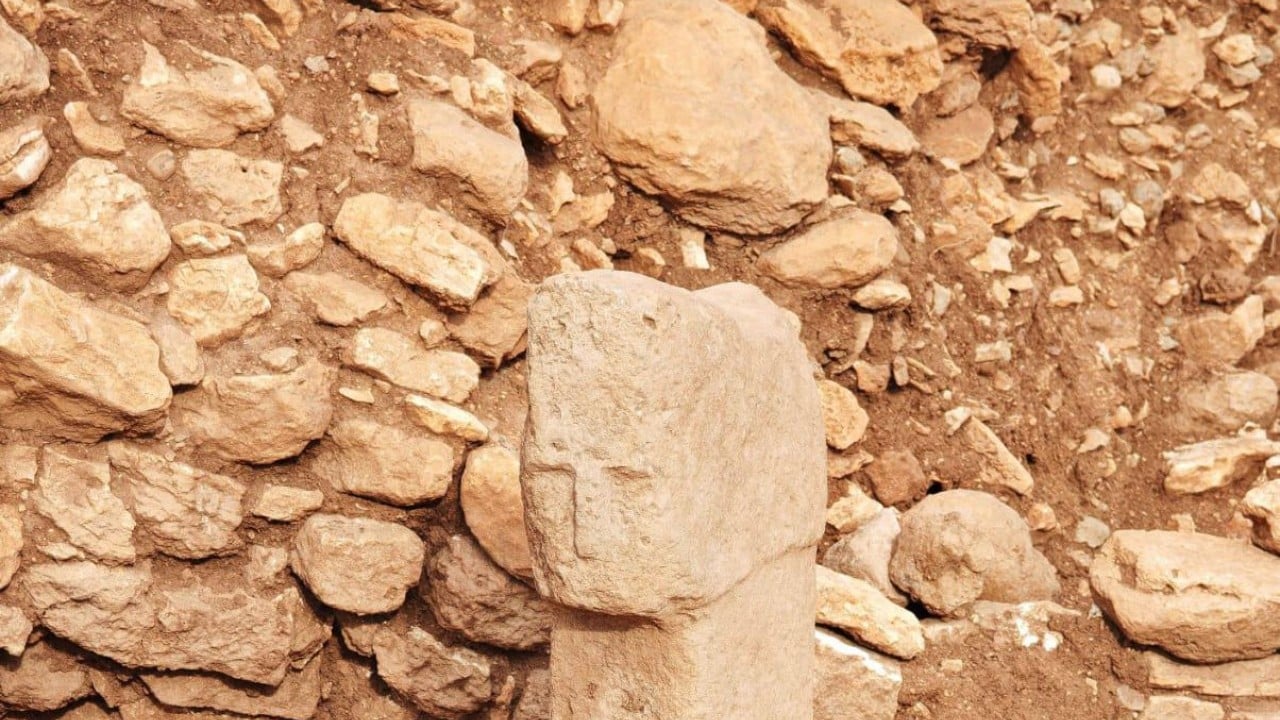 Foto - Şanlıurfa’da tarih resmen fışkırdı: Ağzı dikili "ölüm yüzü" heykeli bilim dünyasını heyecanlandırdı