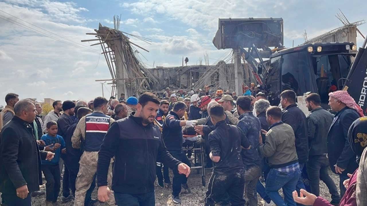 Foto - Şanlıurfa'dan feci haber: İnşaatta göçük meydana geldi! Yaralılar var